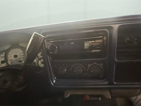 Used 2002 Chevrolet Suburban LS image 10