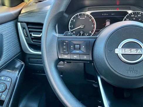 Used 2023 Nissan Rogue S image 22