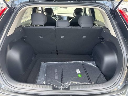 New 2026 Kia Niro LX FWD image 5