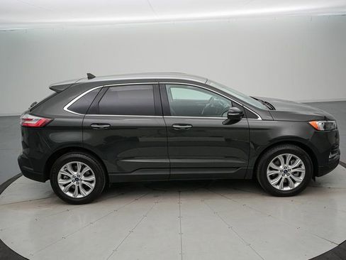 Certified 2022 Ford Edge Titanium image 3