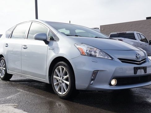 Used 2013 Toyota Prius V Five image 4