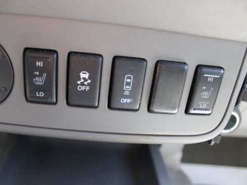 Used 2016 Nissan Frontier SV w/ SV Value Truck Package RWD image 18