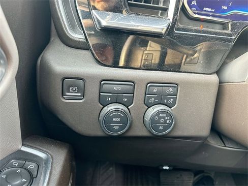 Used 2023 Chevrolet Silverado 1500 LTZ image 25