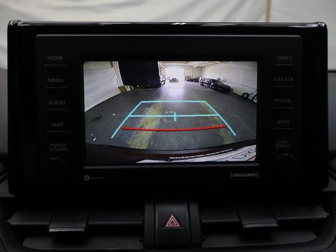 Used 2022 Toyota RAV4 LE AWD/4WD image 24