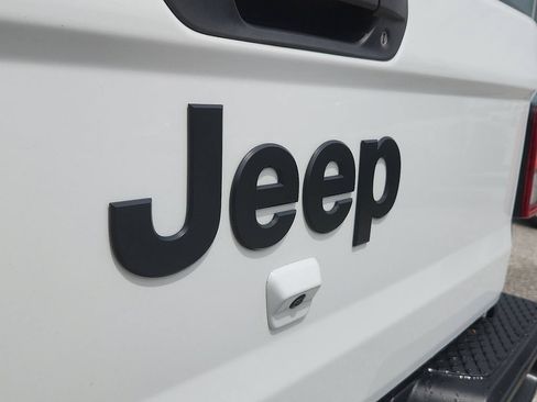Used 2022 Jeep Gladiator Sport AWD/4WD image 22