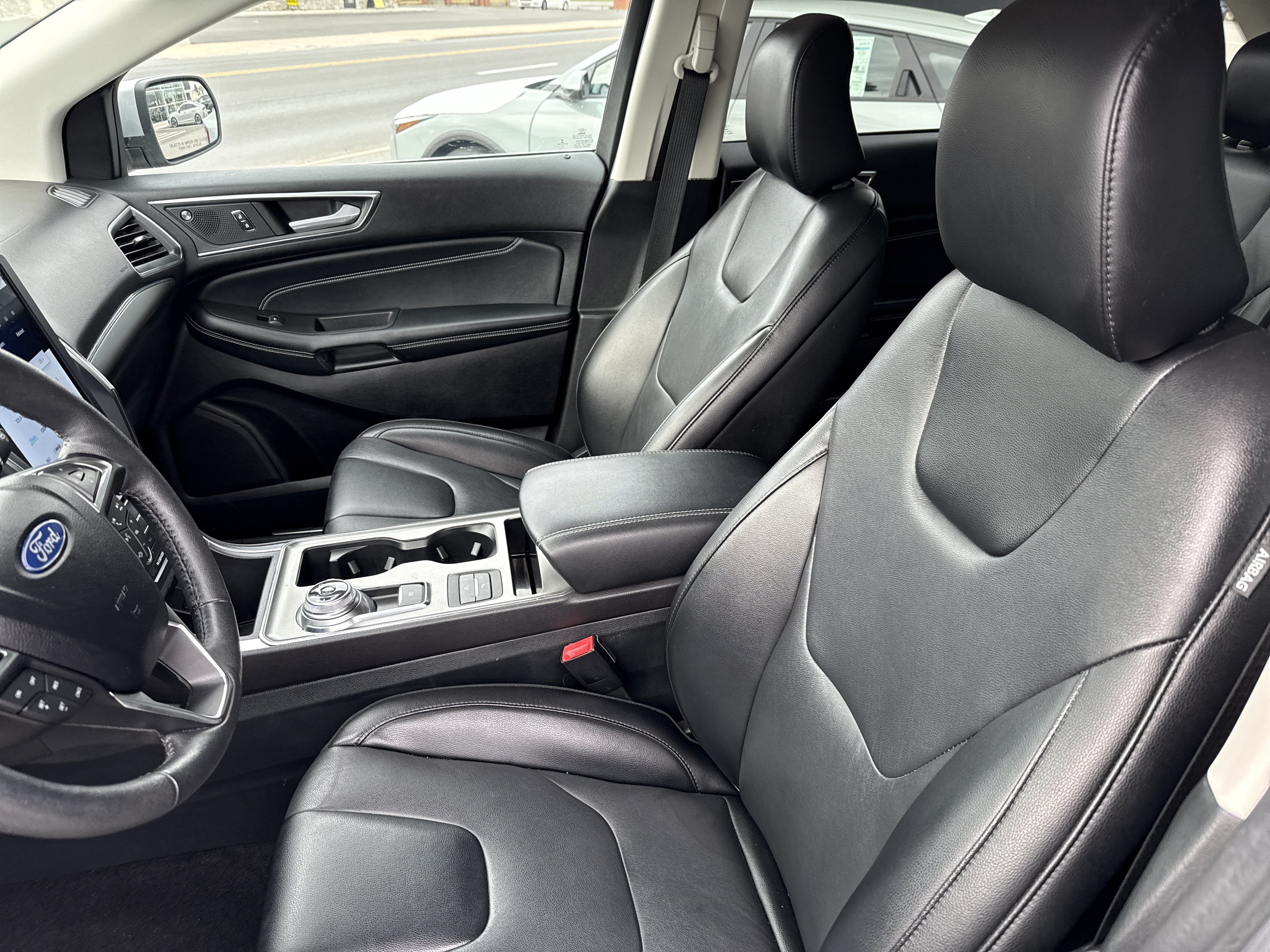 Used 2022 Ford Edge Titanium AWD/4WD image 12