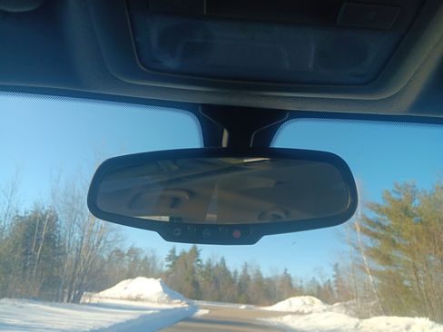 Used 2017 Chevrolet Sonic LT image 27