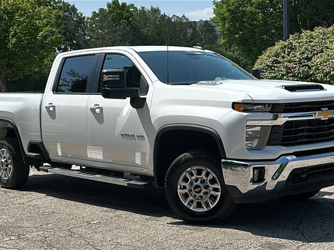 Used 2025 Chevrolet Silverado 2500 LT w/ Convenience Package AWD/4WD image 1
