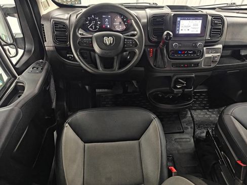 Used 2024 RAM ProMaster 2500 w/ Convenience Group FWD image 4