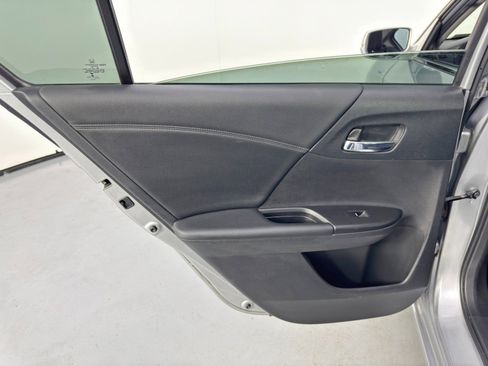 Used 2015 Honda Accord EX-L image 38