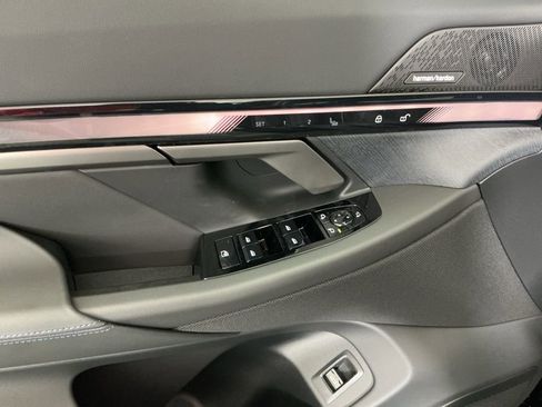 New 2026 BMW i5 eDrive40 w/ M Sport Package image 19