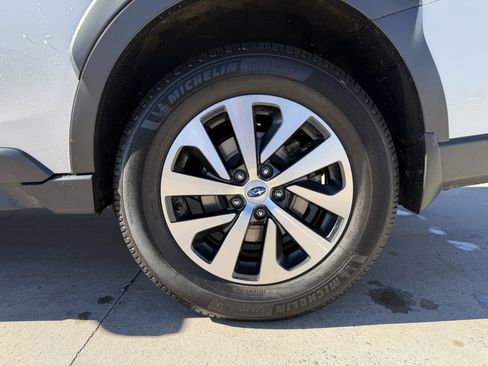 Used 2023 Subaru Outback Premium w/ Popular Package #1 image 10