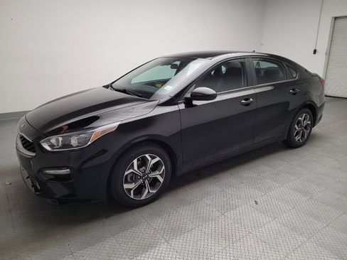 Used 2020 Kia Forte LXS image 2