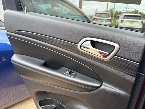 Used 2020 Jeep Grand Cherokee Altitude image 33