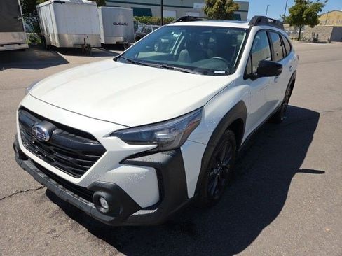 Certified 2025 Subaru Outback Onyx Edition AWD/4WD image 8