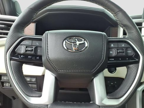 Used 2025 Toyota Sequoia Capstone AWD/4WD image 26
