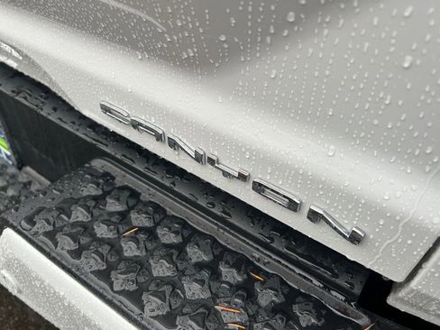 Used 2023 GMC Canyon Denali image 32