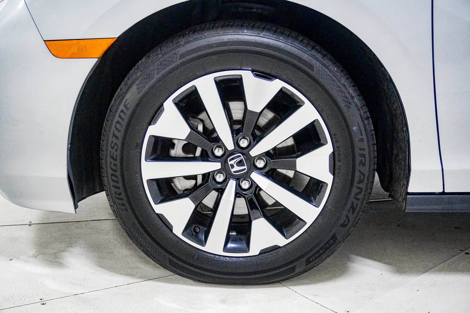 Used 2025 Honda Odyssey EX-L image 17