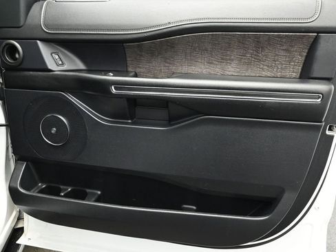 Used 2021 Ford Expedition Limited image 22
