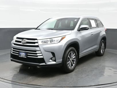 Used 2017 Toyota Highlander SE