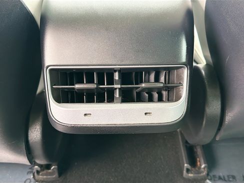 Used 2020 Tesla Model 3 Standard Range Plus image 18