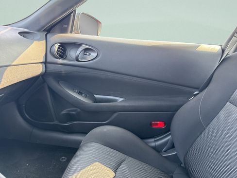 Used 2025 Nissan Z Sport w/ Floor Mat Package RWD image 21