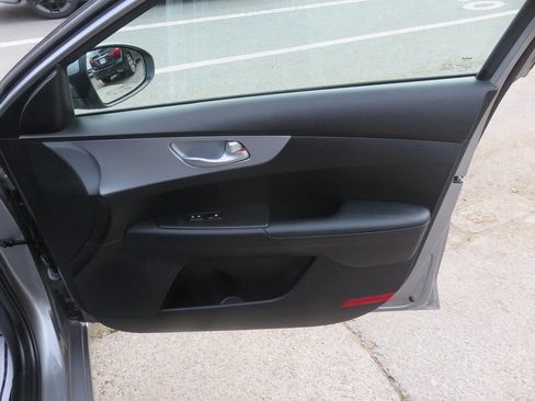 Used 2023 Kia Forte LXS w/ LXS Technology Package FWD image 16