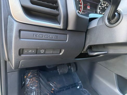 Used 2024 Nissan Rogue S FWD image 16