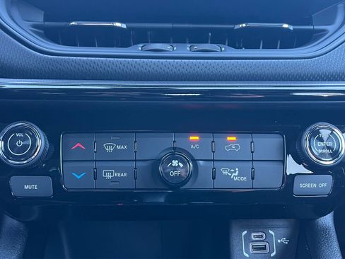 New 2026 Jeep Compass Latitude AWD/4WD image 4