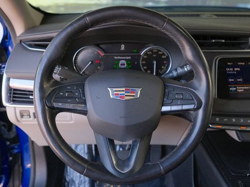 Used 2021 Cadillac XT4 Luxury FWD image 16