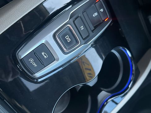 Used 2017 Honda Pilot Touring image 56