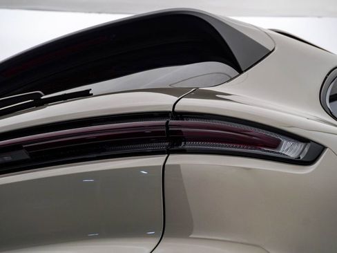 New 2026 Porsche Cayenne image 13