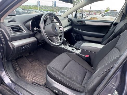 Used 2017 Subaru Outback 2.5i Premium image 8