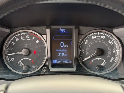 Used 2021 Toyota Tacoma TRD Off-Road w/ Technology Package AWD/4WD image 11