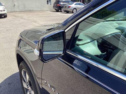 Used 2018 Chevrolet Traverse LT w/ LPO, Floor Liner Package AWD/4WD image 31