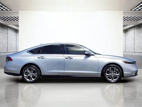 Used 2024 Honda Accord EX image 5