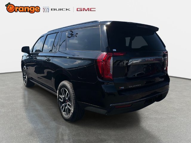Used 2022 GMC Yukon XL AT4 w/ AT4 Premium Package AWD/4WD image 5