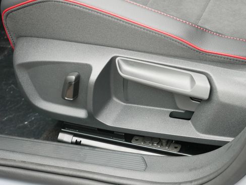 New 2025 Volkswagen GTI SE image 9