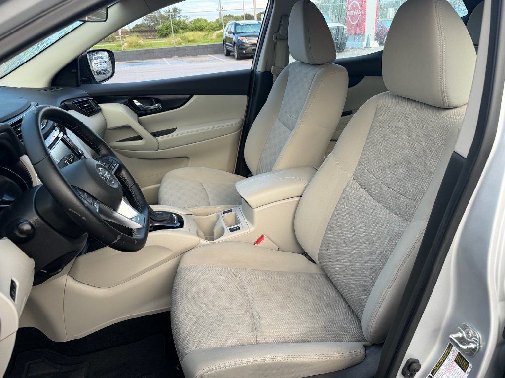 Used 2020 Nissan Rogue Sport SV w/ All-Weather Package AWD/4WD image 10