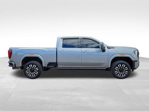 Used 2025 GMC Sierra 2500 Denali Ultimate AWD/4WD image 13