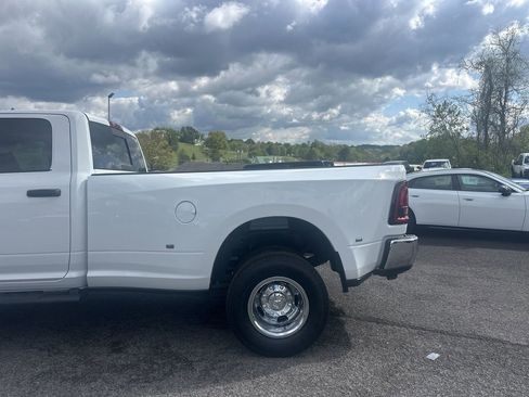 New 2026 RAM 3500 Tradesman AWD/4WD image 8