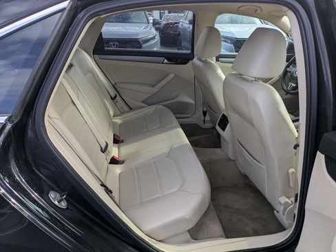 Used 2014 Volkswagen Passat 1.8T SE image 31