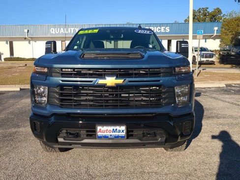 Used 2026 Chevrolet Silverado 2500 Custom w/ Custom Value Package image 9