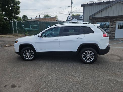 Used 2021 Jeep Cherokee Latitude Lux w/ Mopar Interior Package AWD/4WD image 6