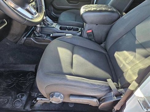 Used 2018 Jeep Wrangler Unlimited Sahara w/ Cold Weather Group image 15