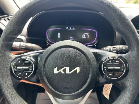 Used 2024 Kia Soul LX FWD image 13