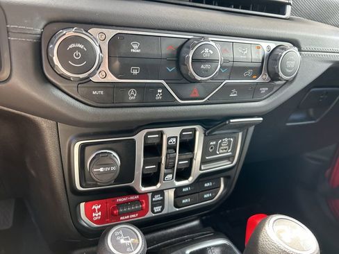 Used 2024 Jeep Wrangler Unlimited Rubicon image 28