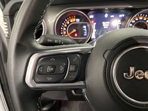 Used 2022 Jeep Wrangler Unlimited Sahara image 18