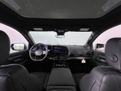 New 2024 Chevrolet Silverado EV RST image 28