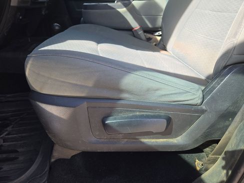 Used 2016 RAM 2500 Tradesman w/ Chrome Appearance Group image 17